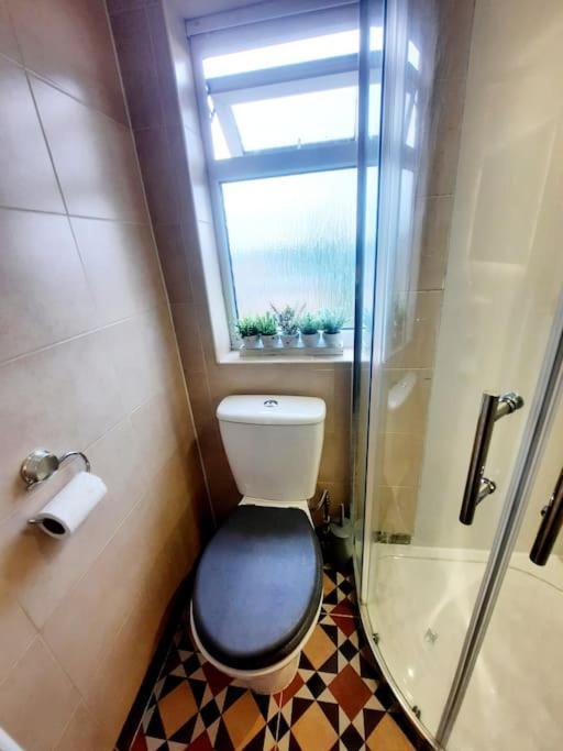 Alross Studio Flat / Private Bathroom Londyn Zewnętrze zdjęcie
