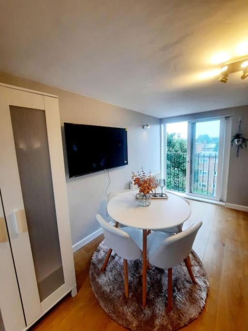 Alross Studio Flat / Private Bathroom Londyn Zewnętrze zdjęcie