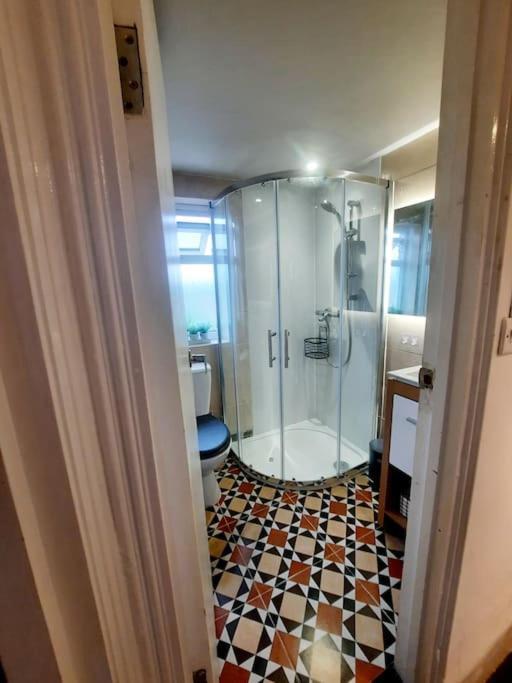 Alross Studio Flat / Private Bathroom Londyn Zewnętrze zdjęcie